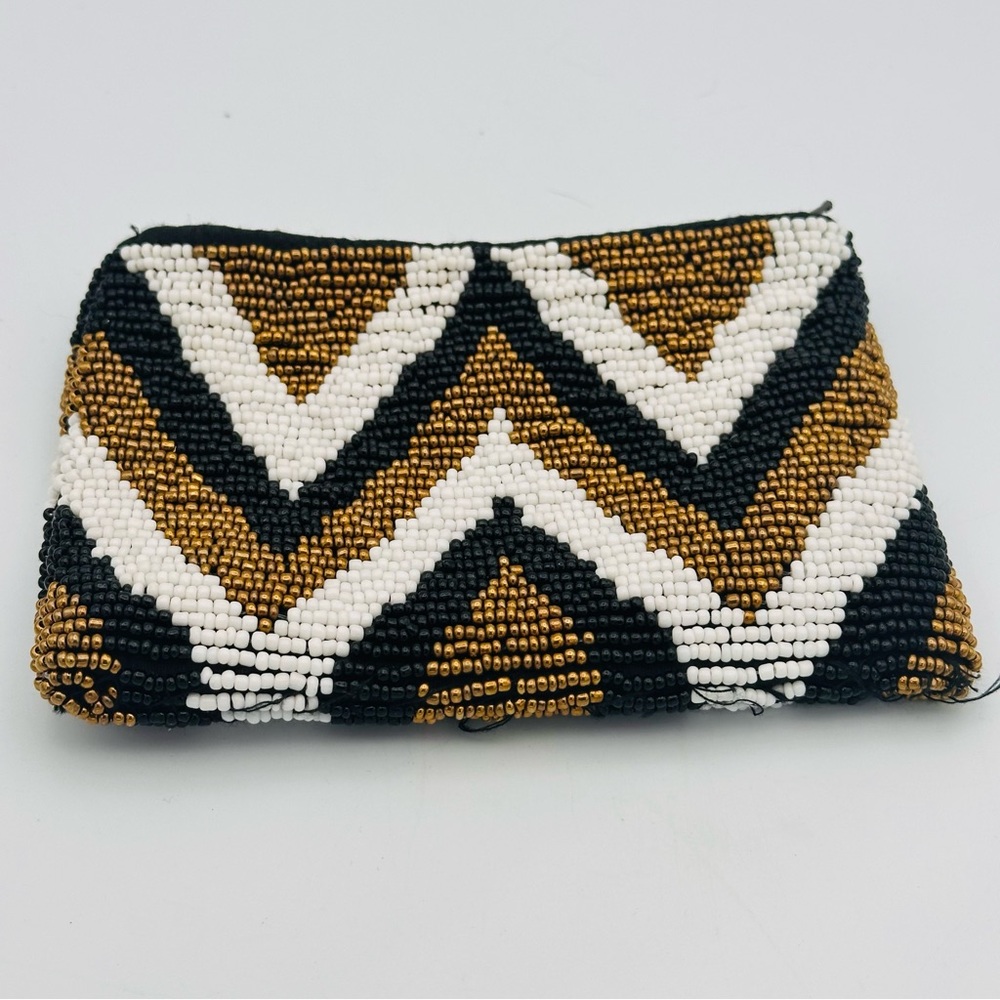 Chevron Beaded pouch - Picture 4 of 8